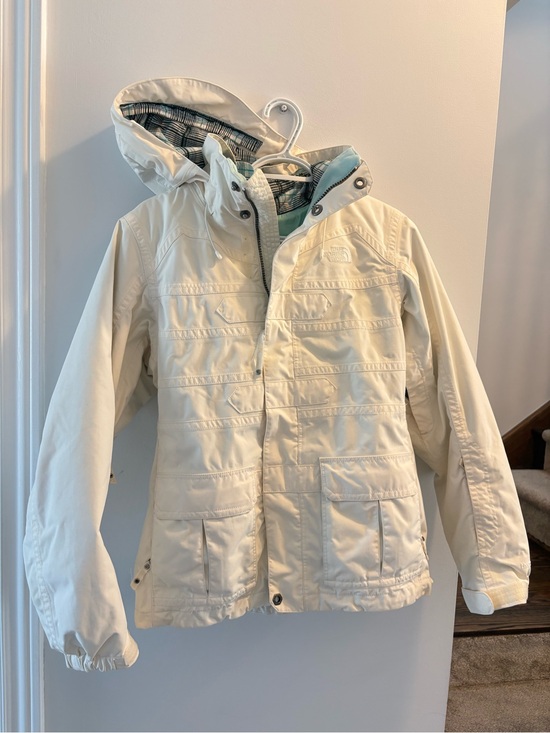 The North Face Jackets & Blazers - The North Face Women's White Hooded Snow Winter Jacket